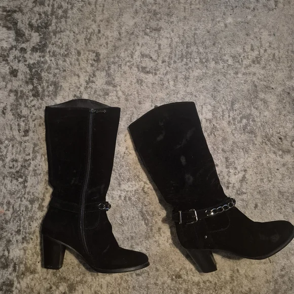 Elegant Black Women's Boots - Picture 4 of 5
